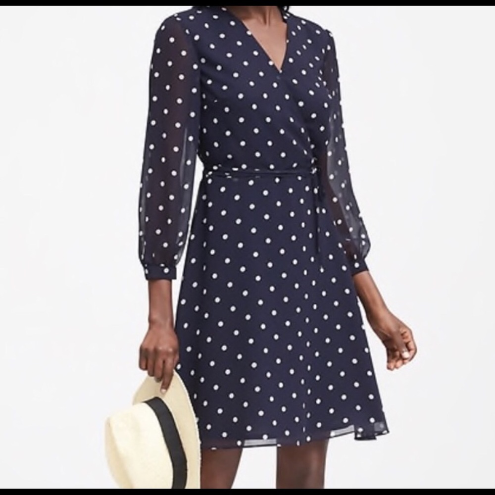 🍌Banana Republic Navy and white polka dot dress